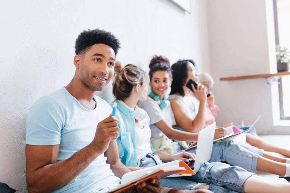 Metodologia de Ensino Interativa: Como Engajar Alunos em Diferentes Idades
